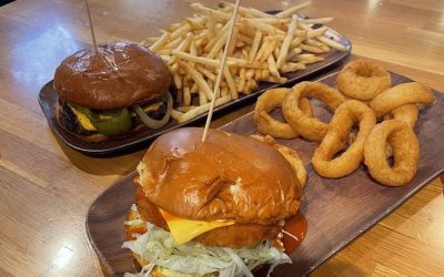 The Art of Perfection: San Diego’s Finest Onion Rings at Gaslamp Burger